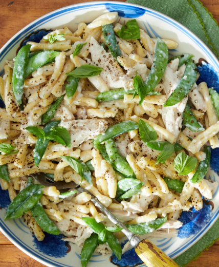 HDi Chicken and Snap Pea Pasta with Creamy Garlic-Basil Sauce
